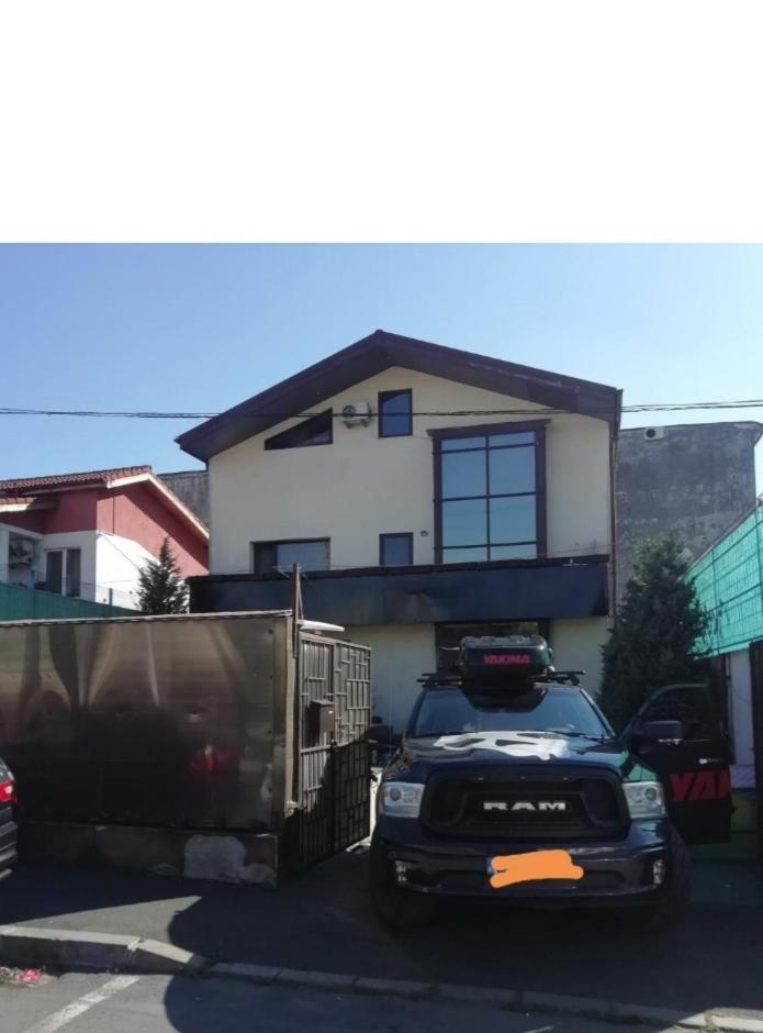 New Spacious Villa! Bucarest Esterno foto